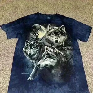 Wolf Graphic Tee